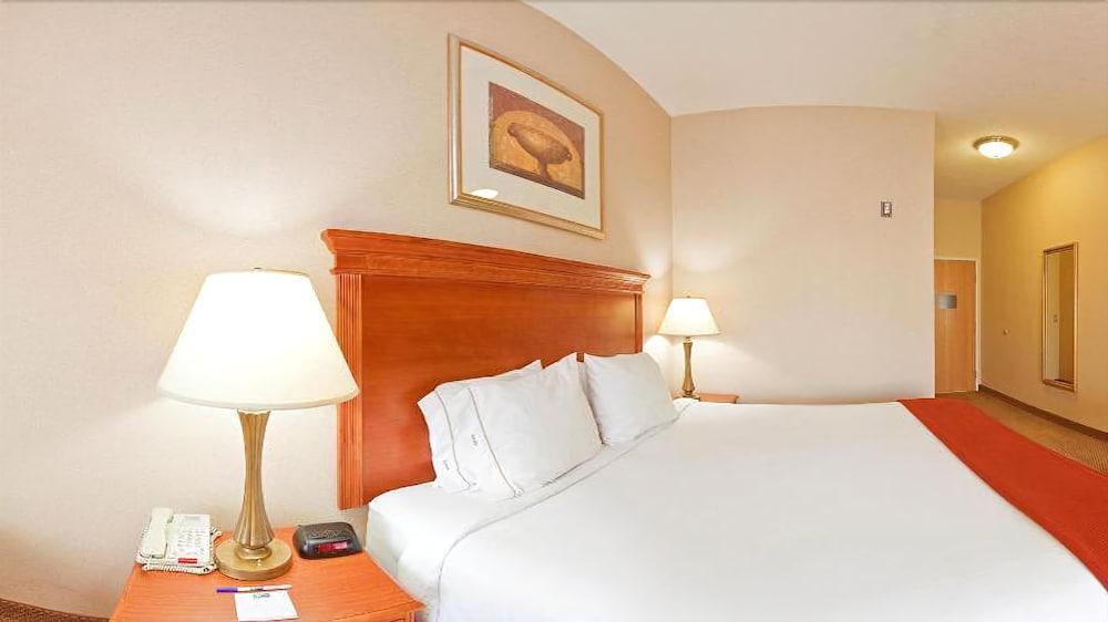Holiday Inn Express Hotel & Suites Detroit-Utica By Ihg Kültér fotó