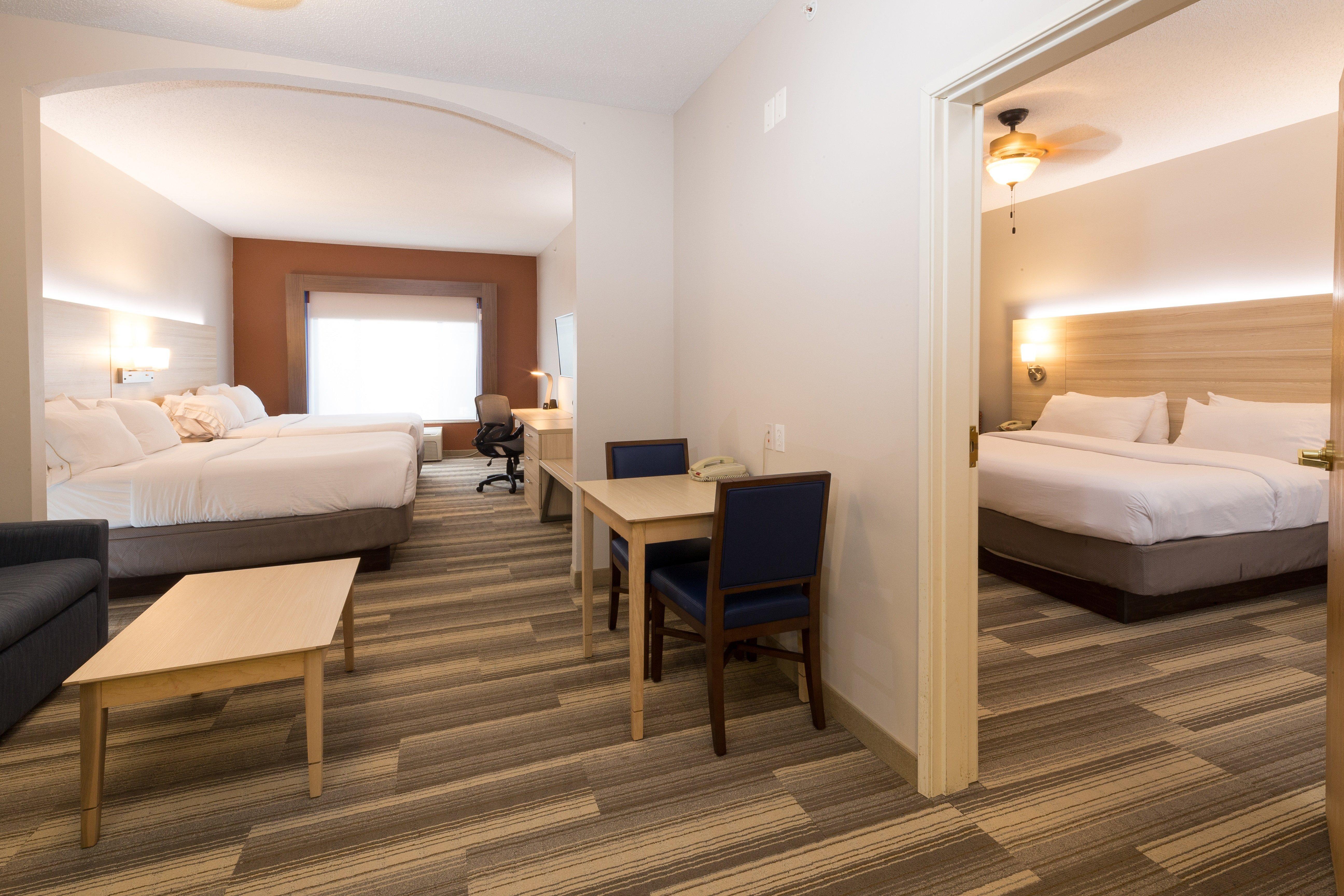 Holiday Inn Express Hotel & Suites Detroit-Utica By Ihg Kültér fotó