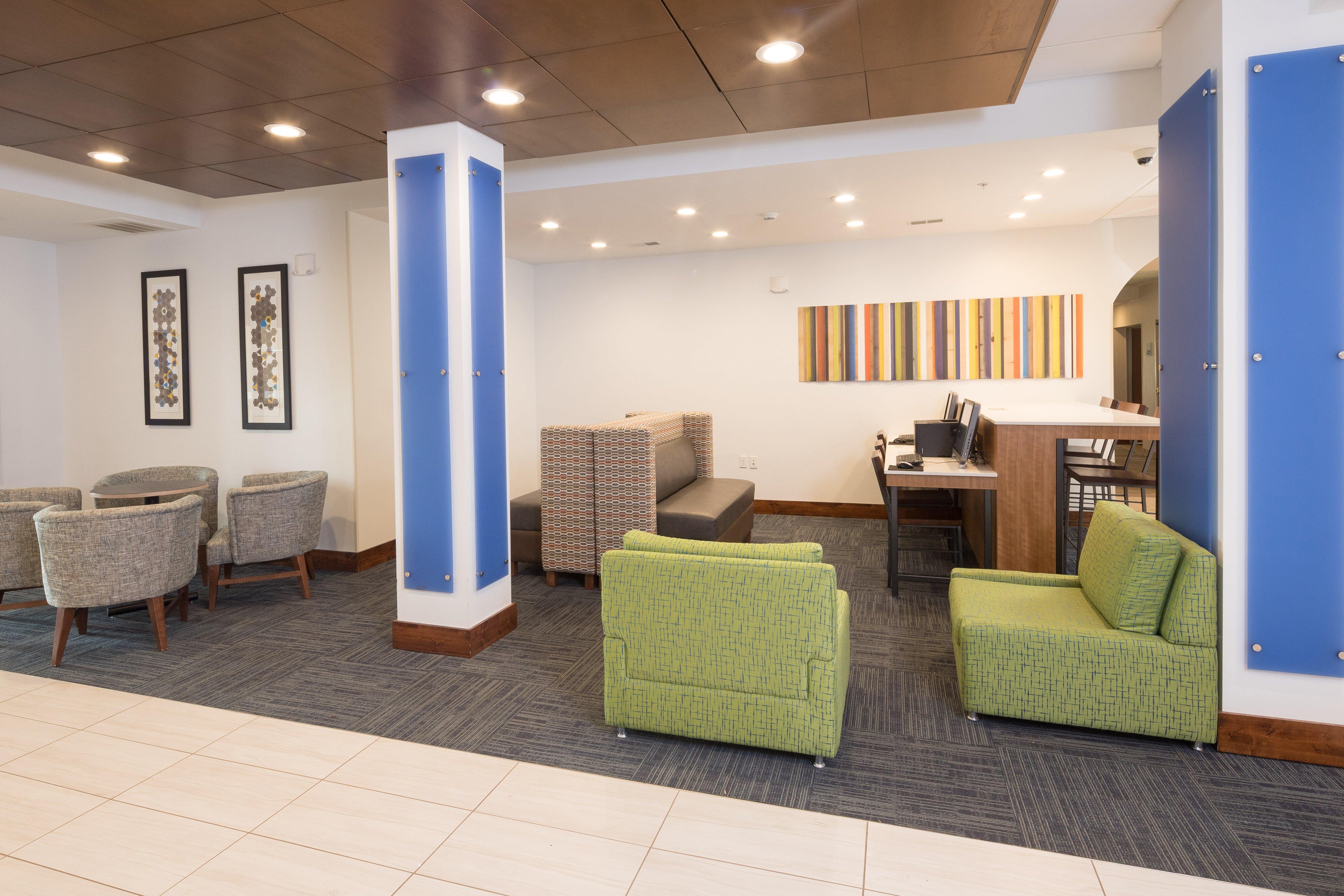 Holiday Inn Express Hotel & Suites Detroit-Utica By Ihg Kültér fotó