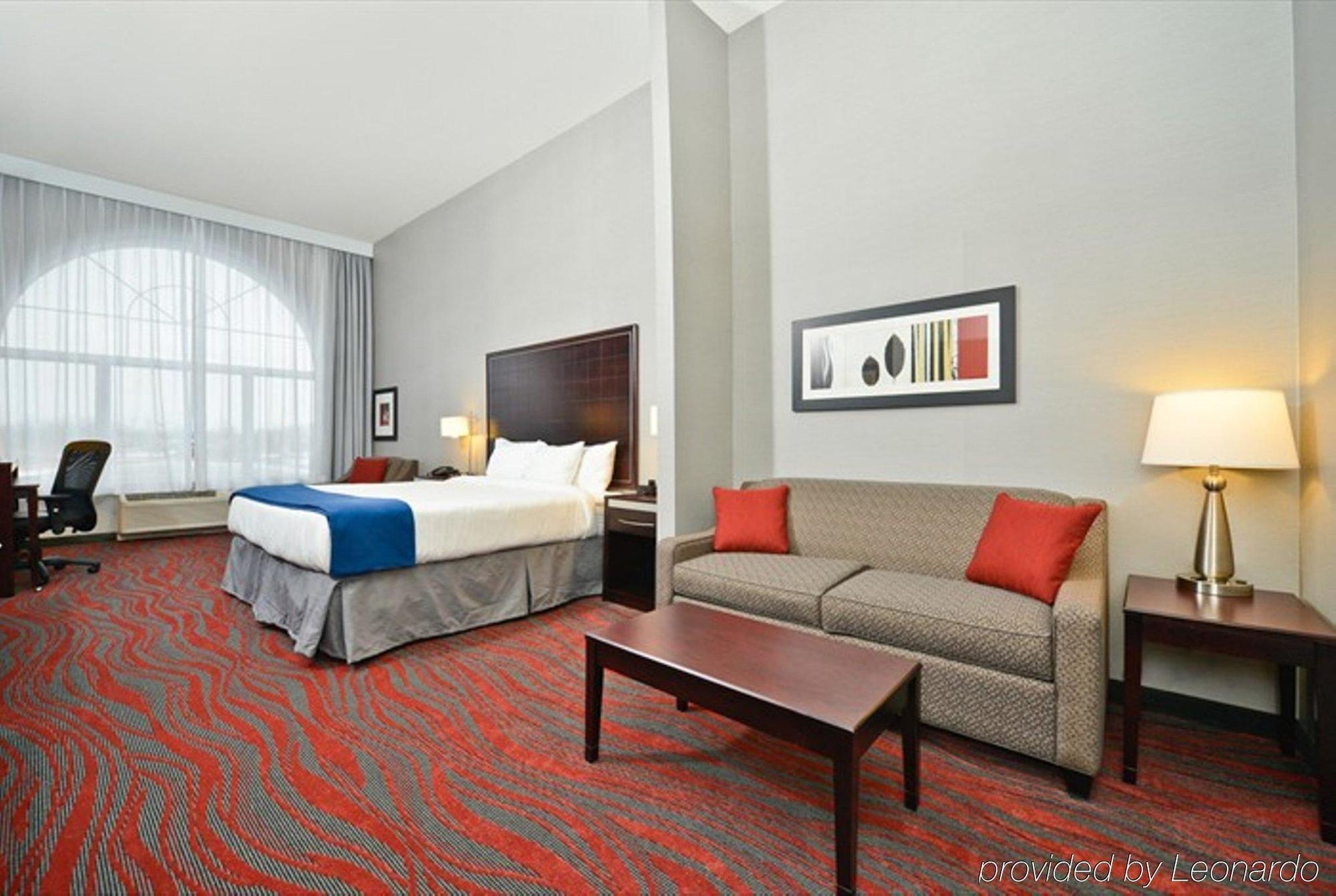 Holiday Inn Express Hotel & Suites Detroit-Utica By Ihg Kültér fotó