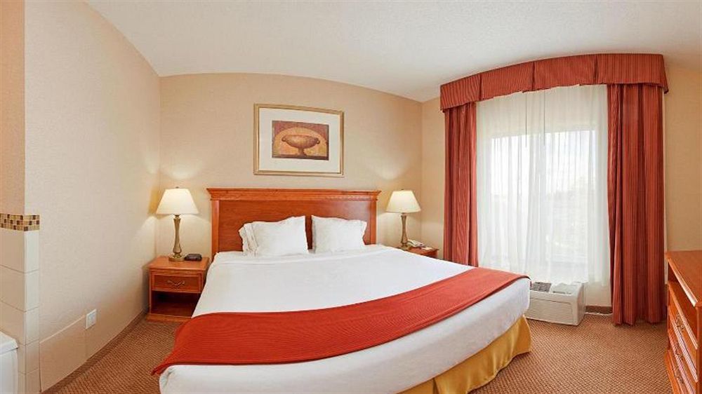 Holiday Inn Express Hotel & Suites Detroit-Utica By Ihg Kültér fotó